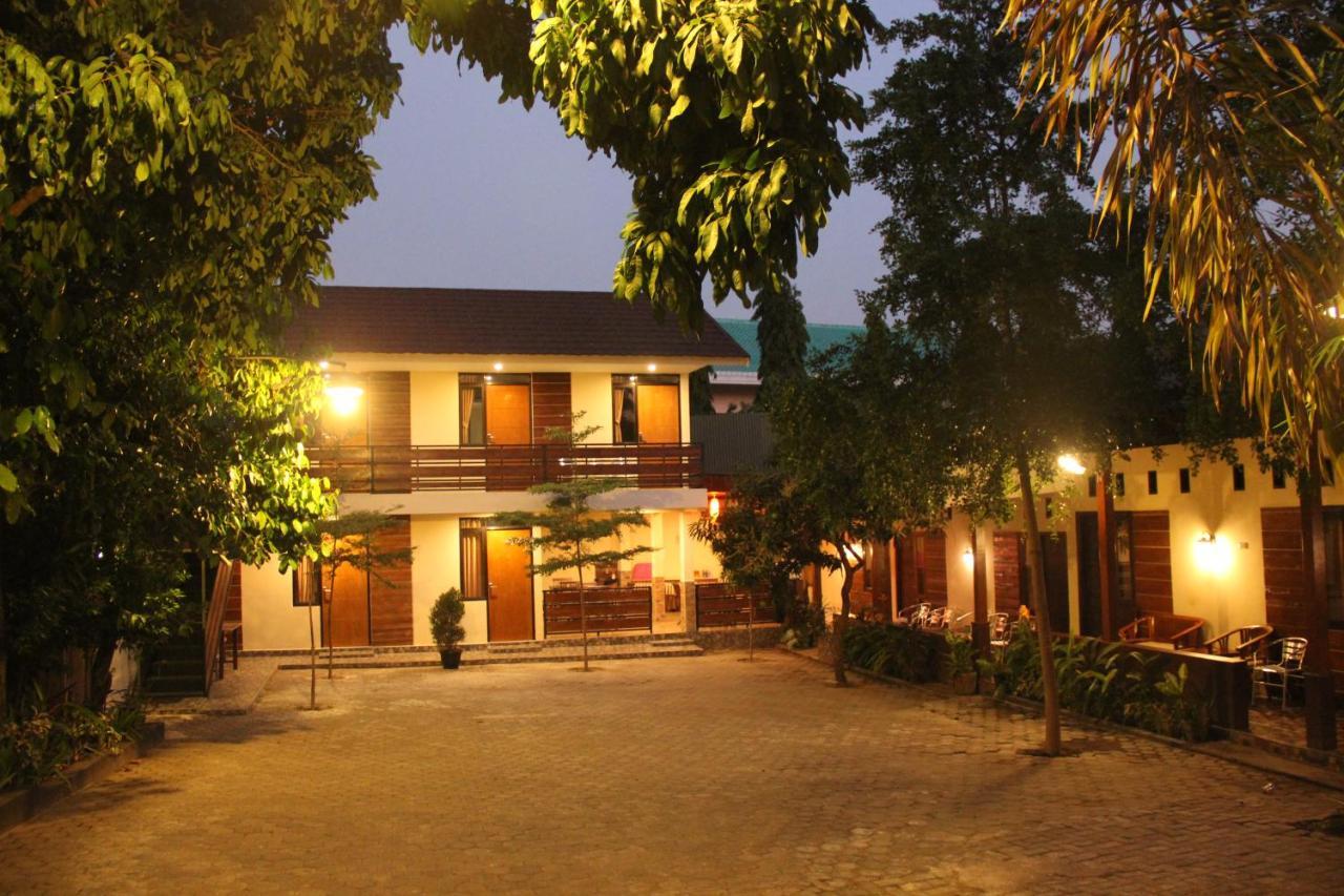 Bamboe Inn Homestay Bandar Lampung Exterior foto